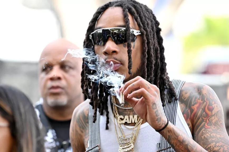 Wiz Khalifa fue detenido en Rumania por fumarse un porro durante un concierto 