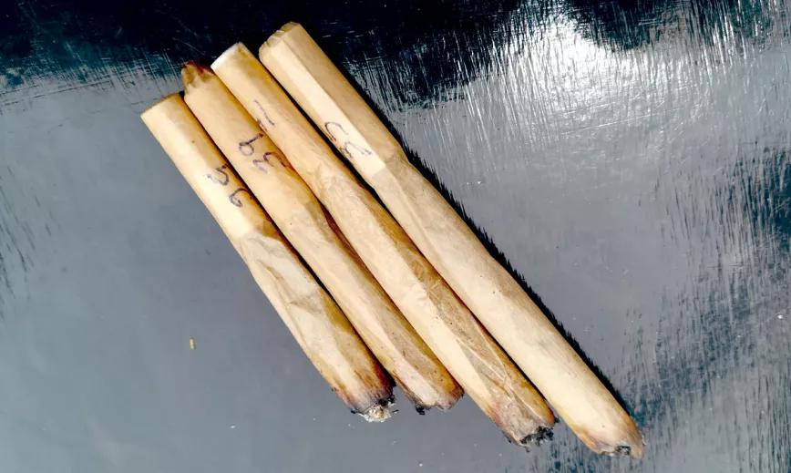 Si vamos a catar muchas hierbas, es buena idea numerar los porros para no mezclarlos. 