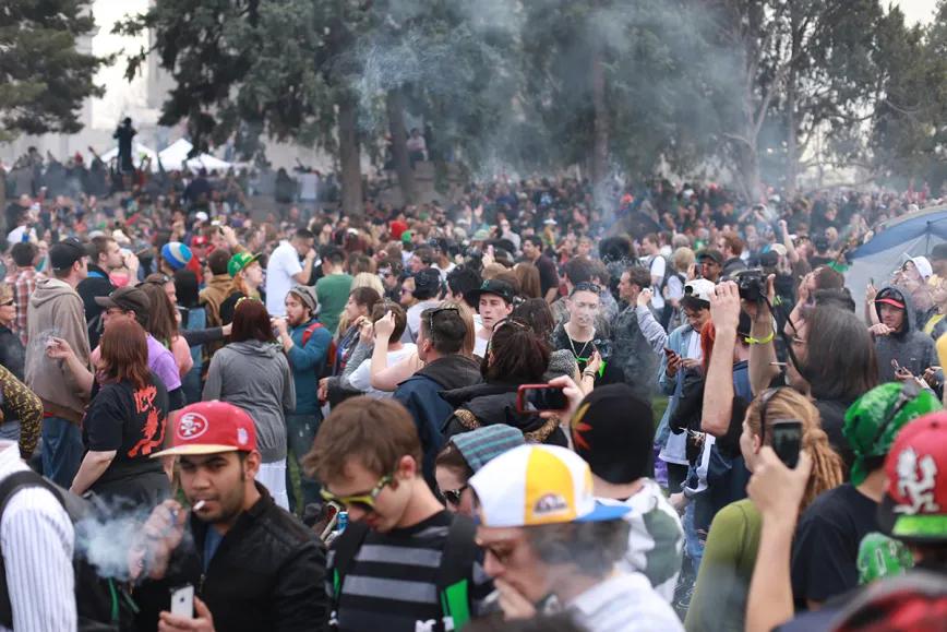 4/20 en 2025: entre una fiesta global y un grito político por la legalización