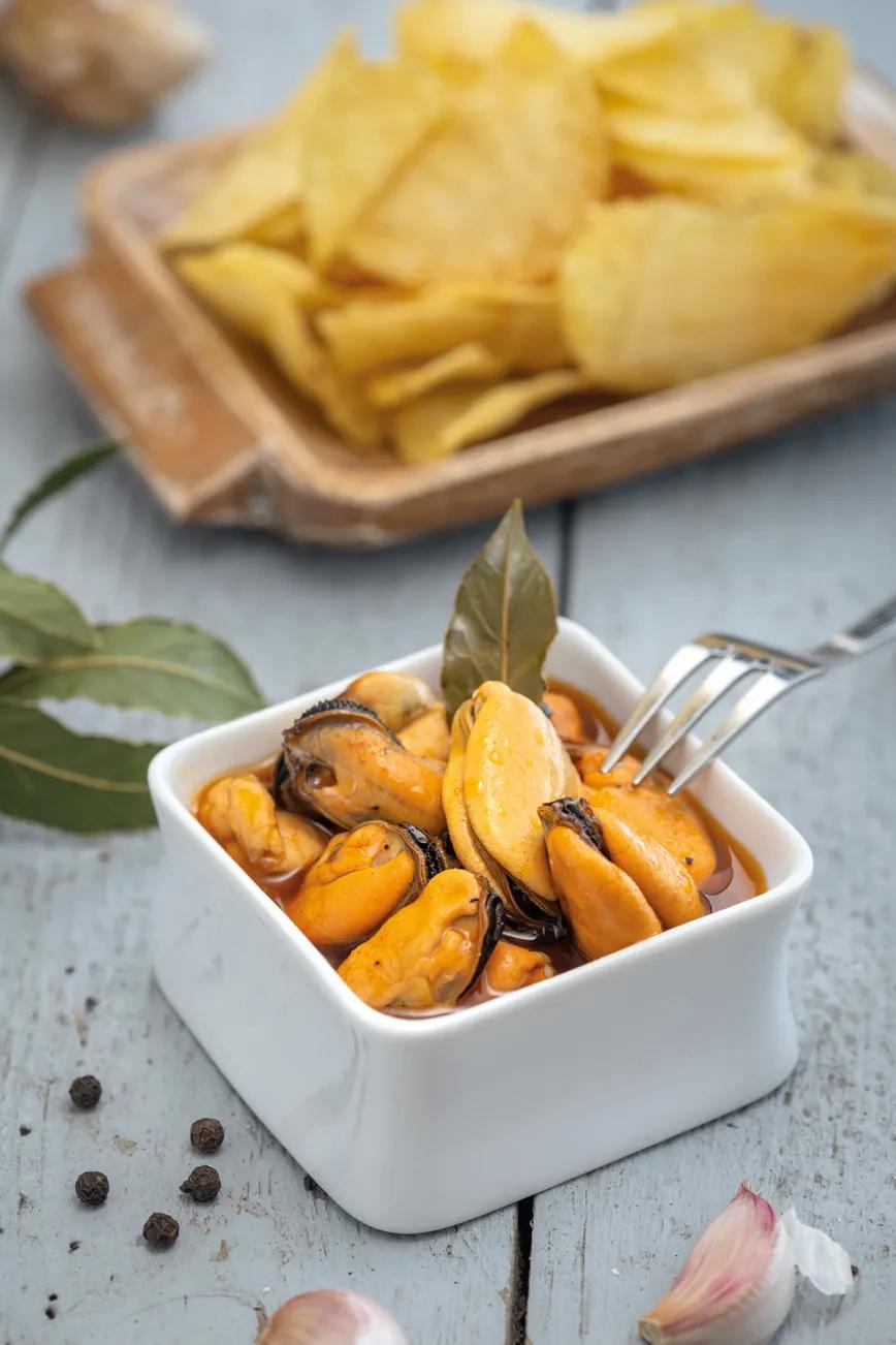 Mejillones en ‘escannabeche’ con patatas chips 
