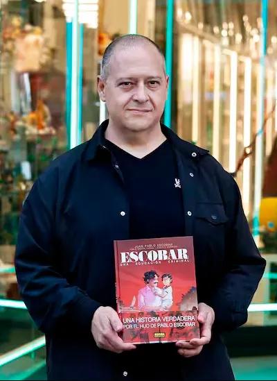 Juan Pablo Escobar, arquitecto y escritor e hijo del narcotraficante colombiano más poderoso del siglo XX, presentó su obra "Escobar: una educación criminal".