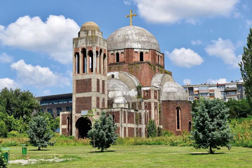 Pristina es mucho más que sus muertos