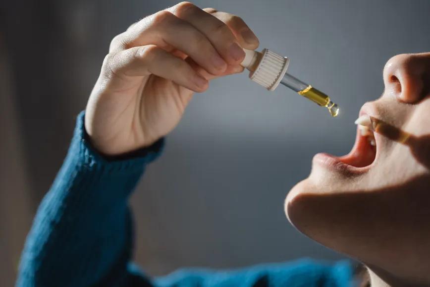 Cannabis medicinal y Tourette: mejoras sostenidas en dos seguimientos