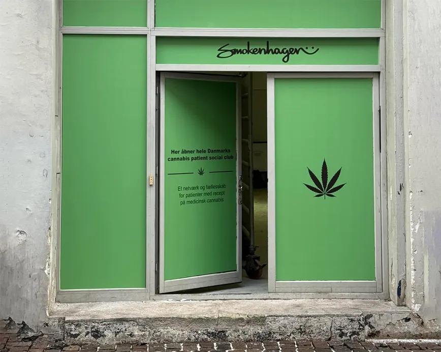 Dinamarca inaugura Smokenhagen, su primer club de cannabis medicinal
