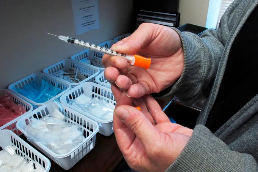 La legalización del cannabis reduce uso de opioides entre personas que se inyectan drogas