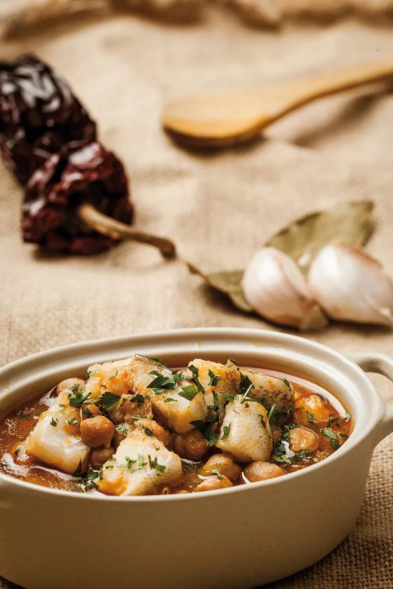Potaje de Claustrum con garbanzos y bacalao