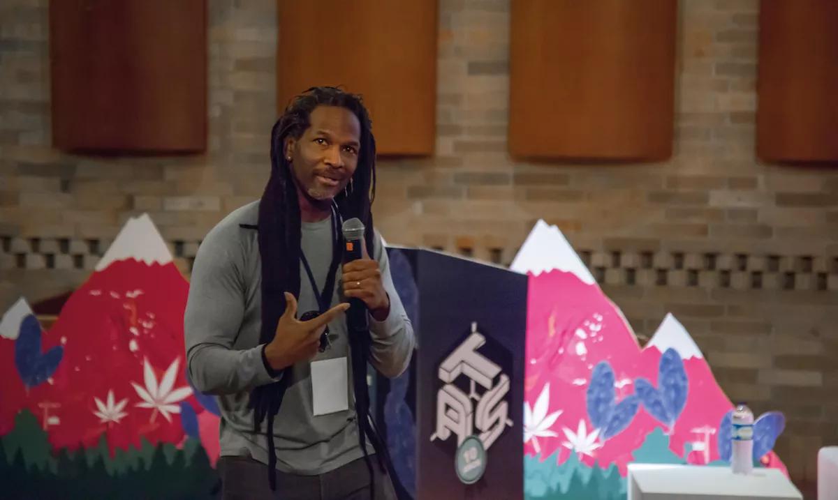 Carl Hart durante su intervención en la Semana Psicoactiva de Bogotá, el pasado abril. Foto: David Moreno