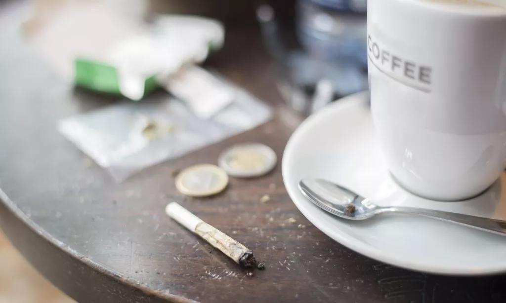 Pide algo en el coffeeshop: