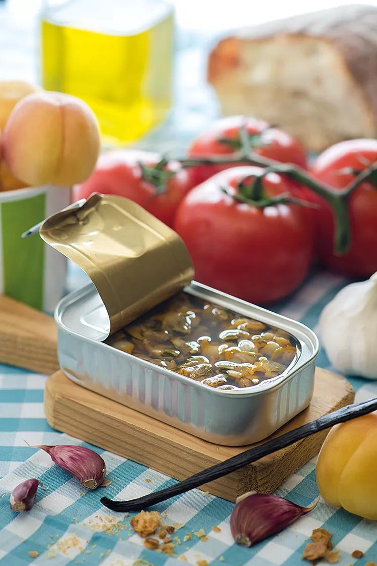 Salmorejo de albaricoques, berberechos y aceite de vainilla con Auto Amnesia