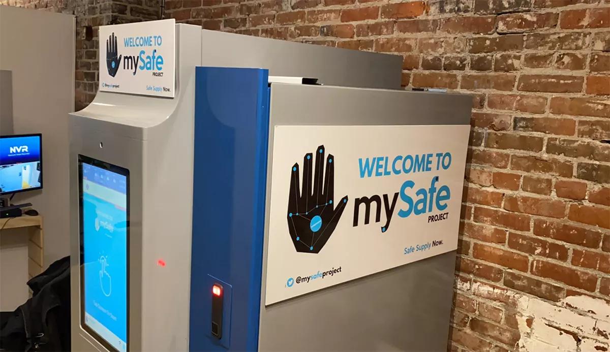 Canadá instala tres máquinas expendedoras de un opioide para personas adictas