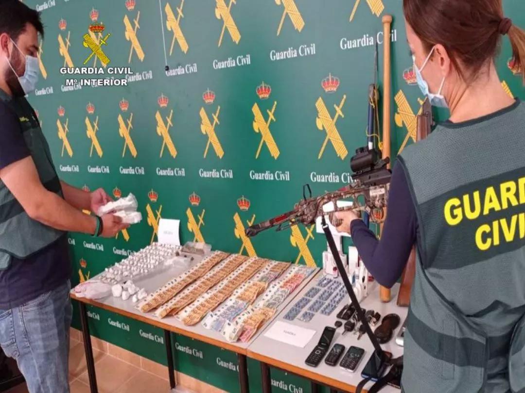 Material incautado en los registros domiciliarios / Guardia Civil