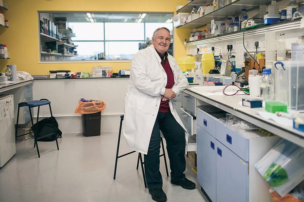 El profesor David Nutt en el laboratorio. Nutt es director de la Unidad de Neuropsicofarmacología del departamento de Ciencias del Cerebro del Imperial College de Londres.