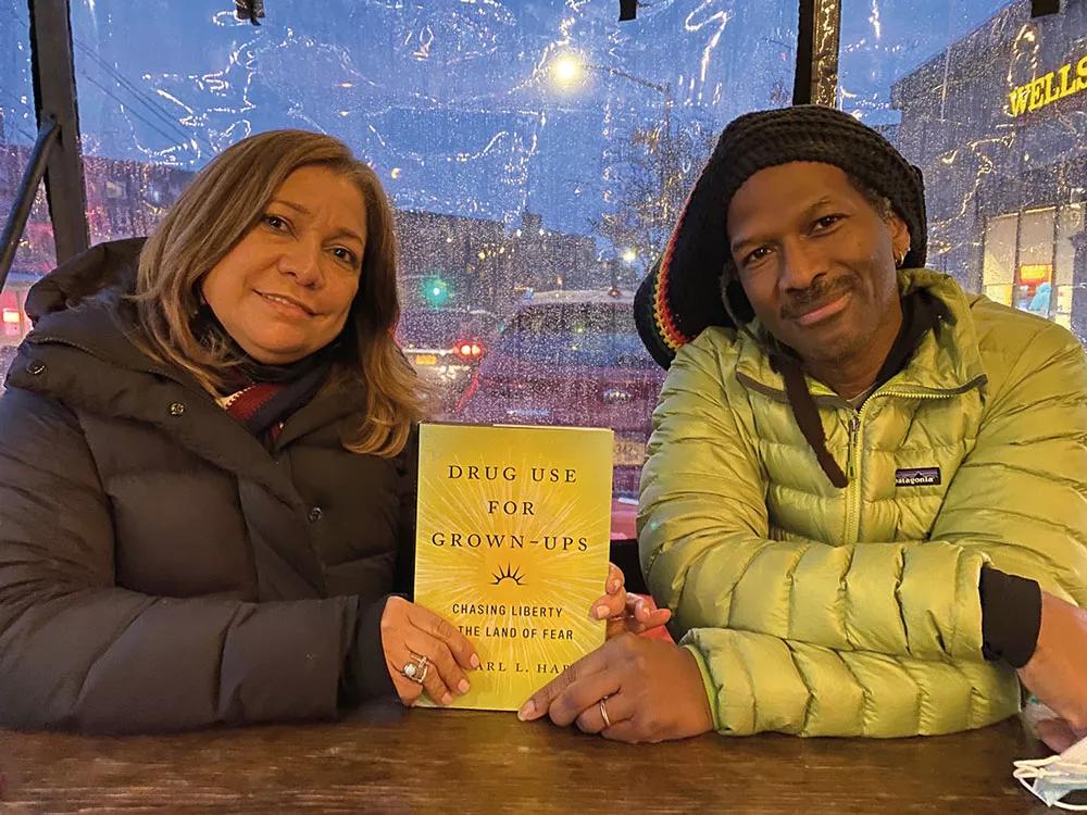 Con Tati Paulino, fundadora de ASAP Foundation, una organización benéfica dedicada a proporcionar a los jóvenes una educación accesible y realista sobre el uso y el abuso de sustancias.