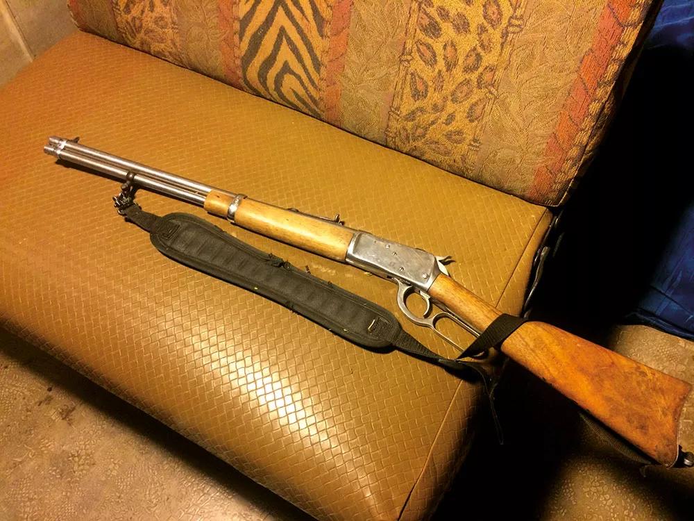 Rifle brasileño para defenderse de los depredadores del bosque.