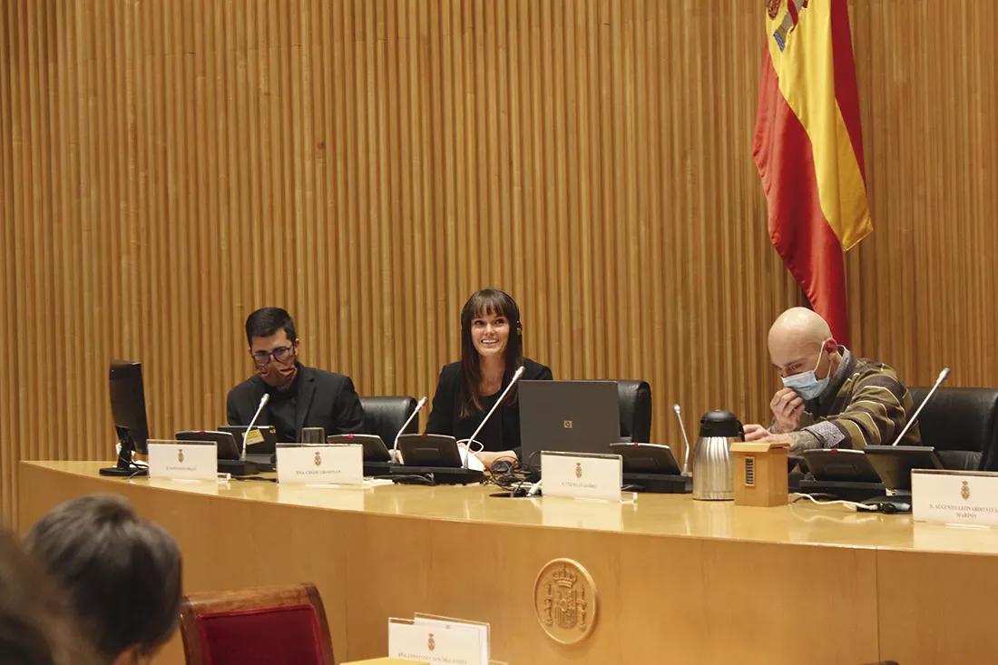 Santiago Ongay y Chloe Grossman se encargaron de explicar los procesos regulatorios en América del Norte.