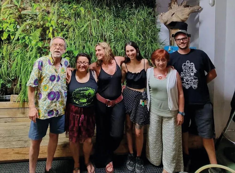 Presentación del documental y la guía ilustrada en la asociación SUCS (Societat d’Usuaris de Cannabis Selecte), con Mariano García de Palau, Mery Peña, Aura Roig y Tre Borràs.