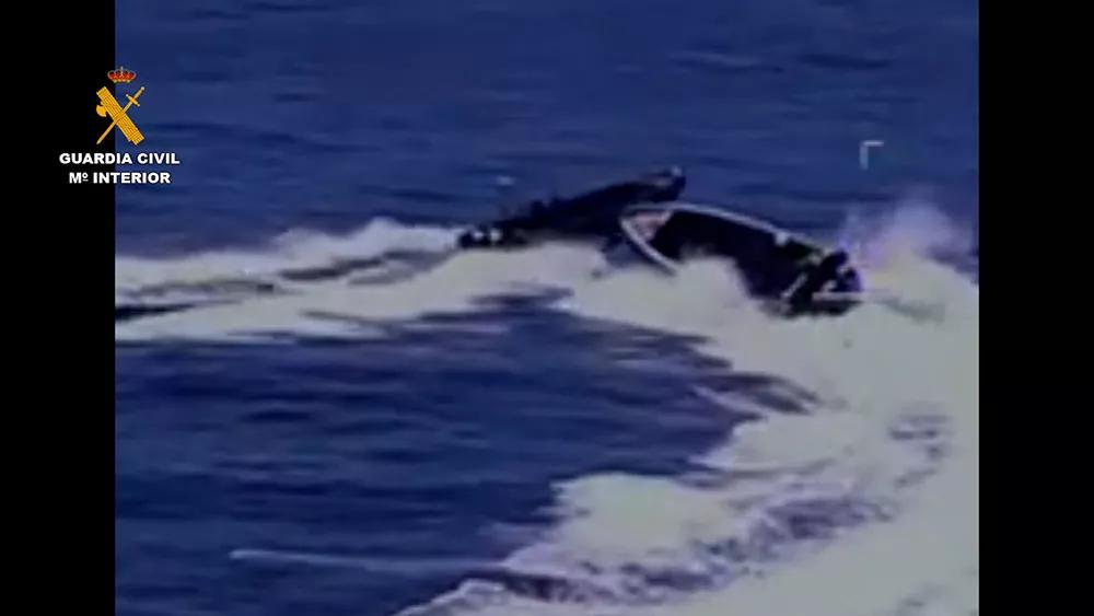 Una temeraria persecución en el Estrecho acaba con la incautación de 3,5 toneladas de hachís