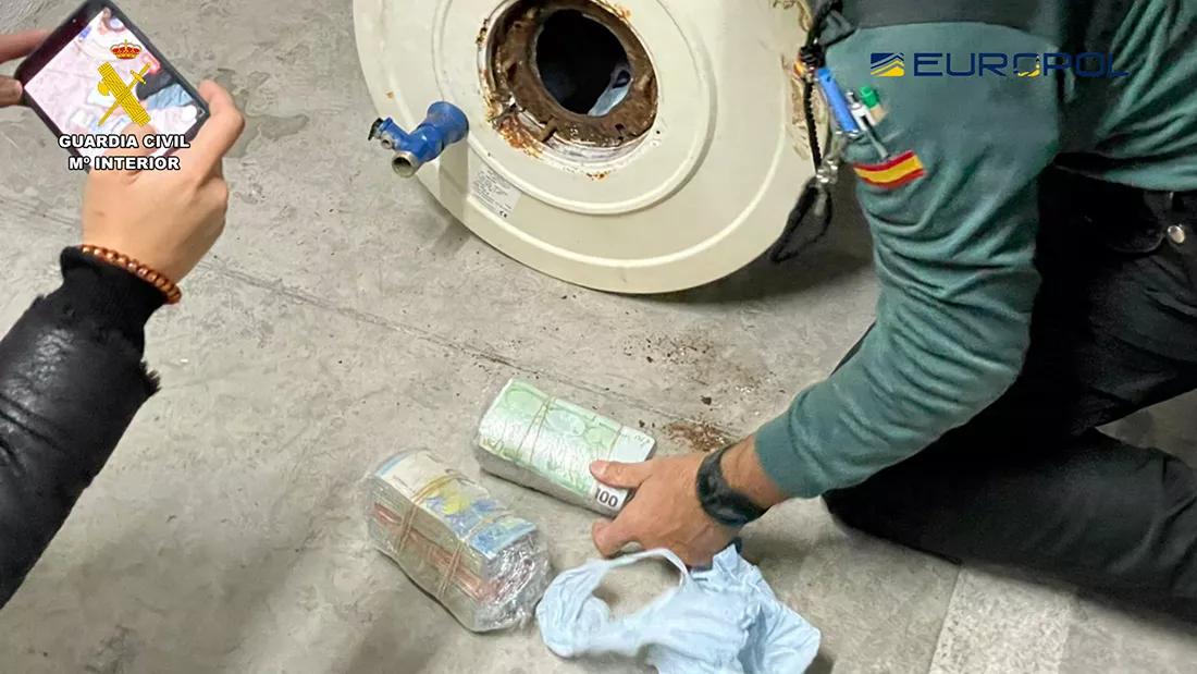 Desmantelan una organización dedicada a fabricar y vender tabaco ilegal