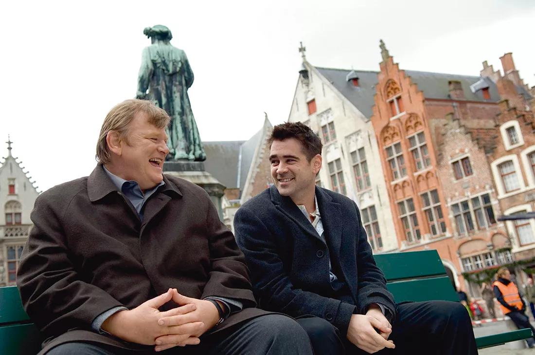 En Brujas (2008), ópera prima de McDonagh, con Brendan Gleeson y Collin Farrell en el rol de dos asesinos a sueldo.