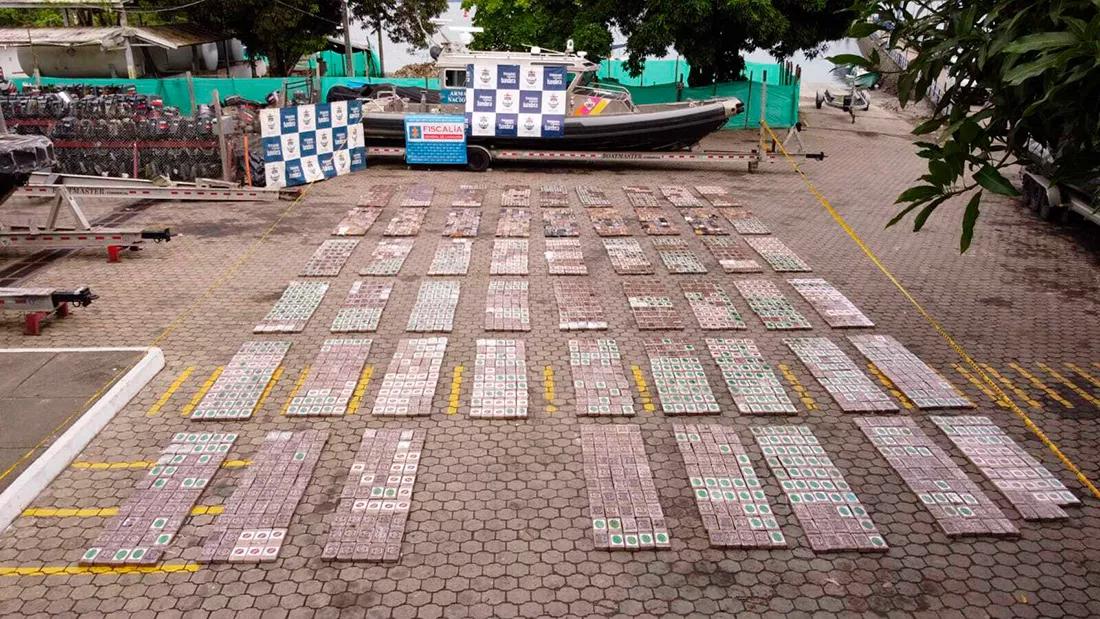 Dos muertos y 2,5 toneladas de cocaína incautadas a bordo de un submarino narco